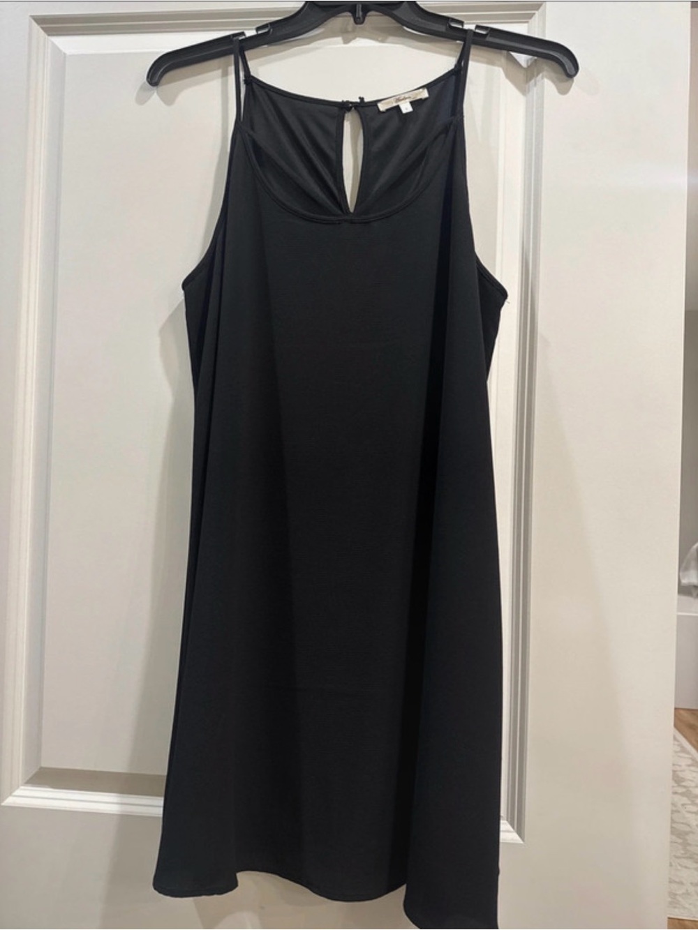 ANDREE BY UNIT Black Sleeveless Keyhole Mini Dress